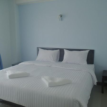 Baan Duangkamol Hotel Фитсанулок Екстериор снимка