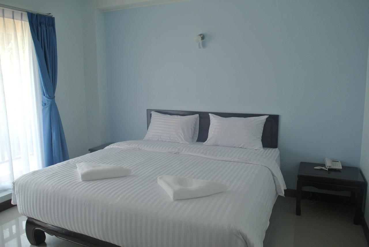 Baan Duangkamol Hotel Фитсанулок Екстериор снимка