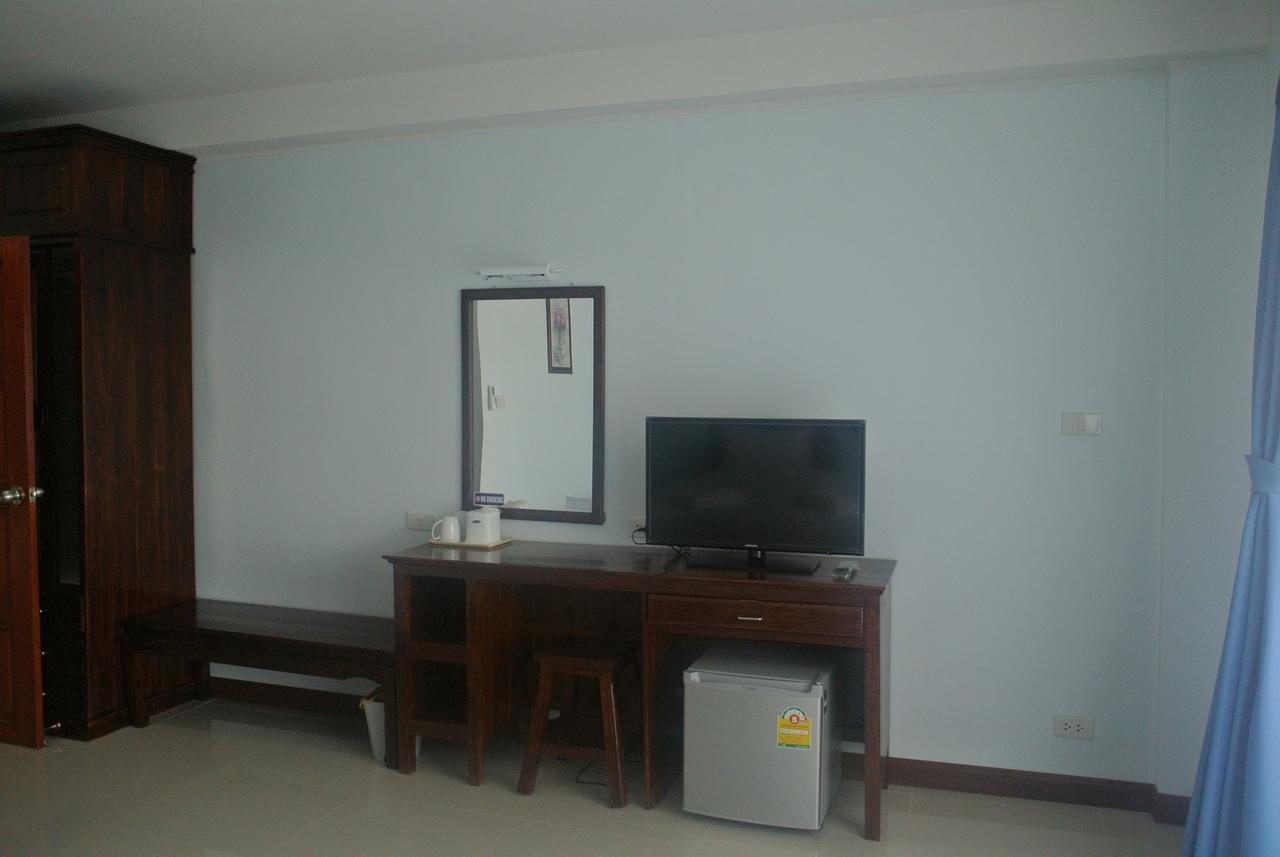 Baan Duangkamol Hotel Фитсанулок Екстериор снимка