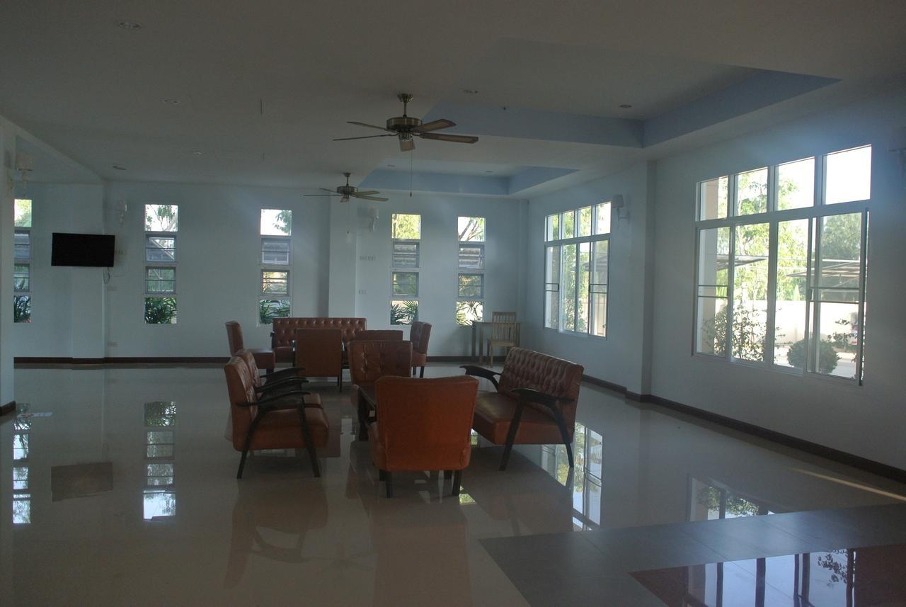 Baan Duangkamol Hotel Фитсанулок Екстериор снимка