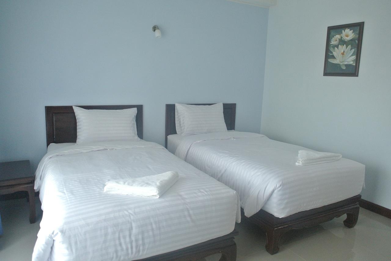 Baan Duangkamol Hotel Фитсанулок Екстериор снимка