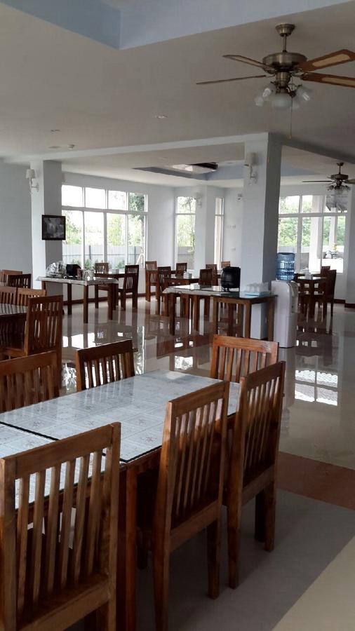 Baan Duangkamol Hotel Фитсанулок Екстериор снимка