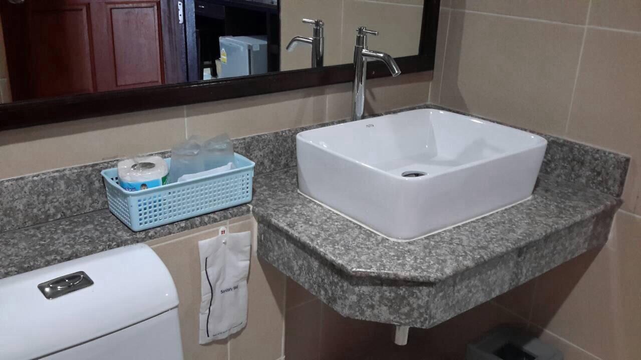 Baan Duangkamol Hotel Фитсанулок Екстериор снимка